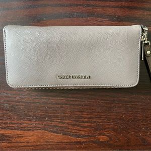 Tan/Beige Michael Kors leather Continental Wristlet